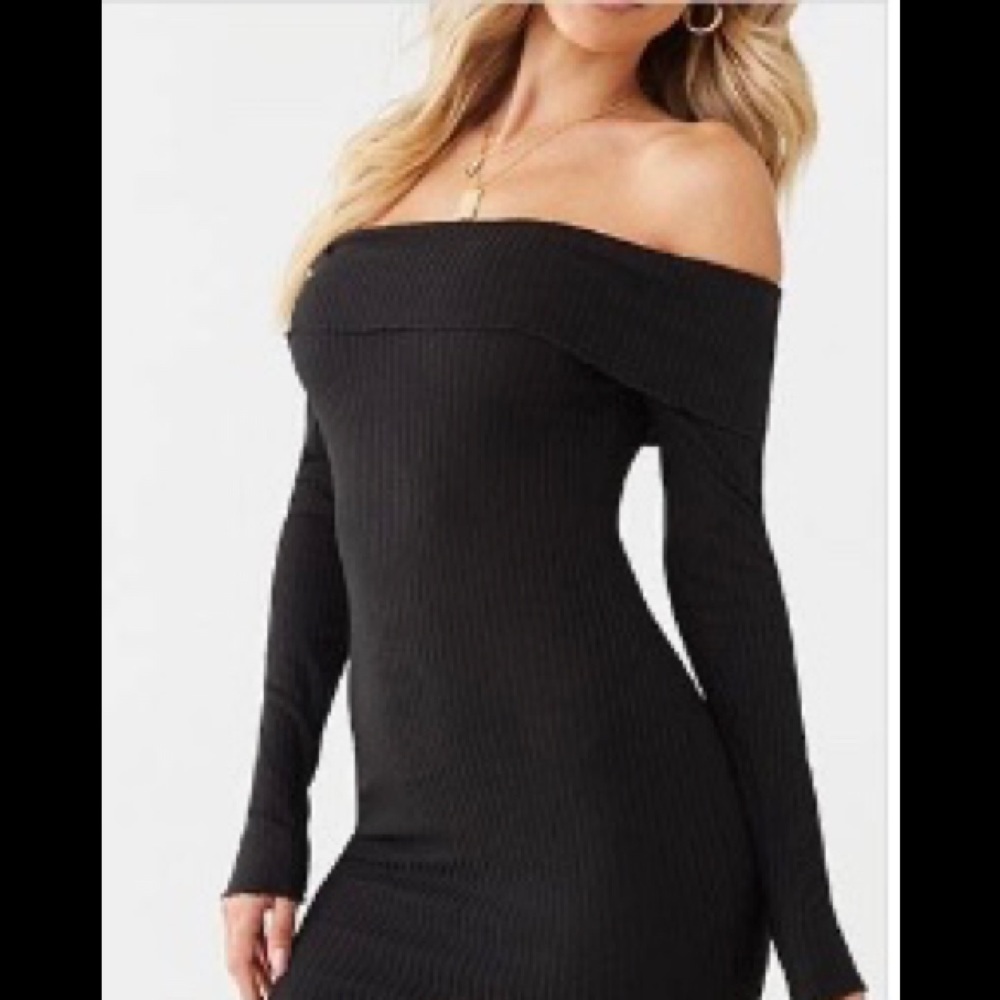 Ribbed off the shoulders black dress